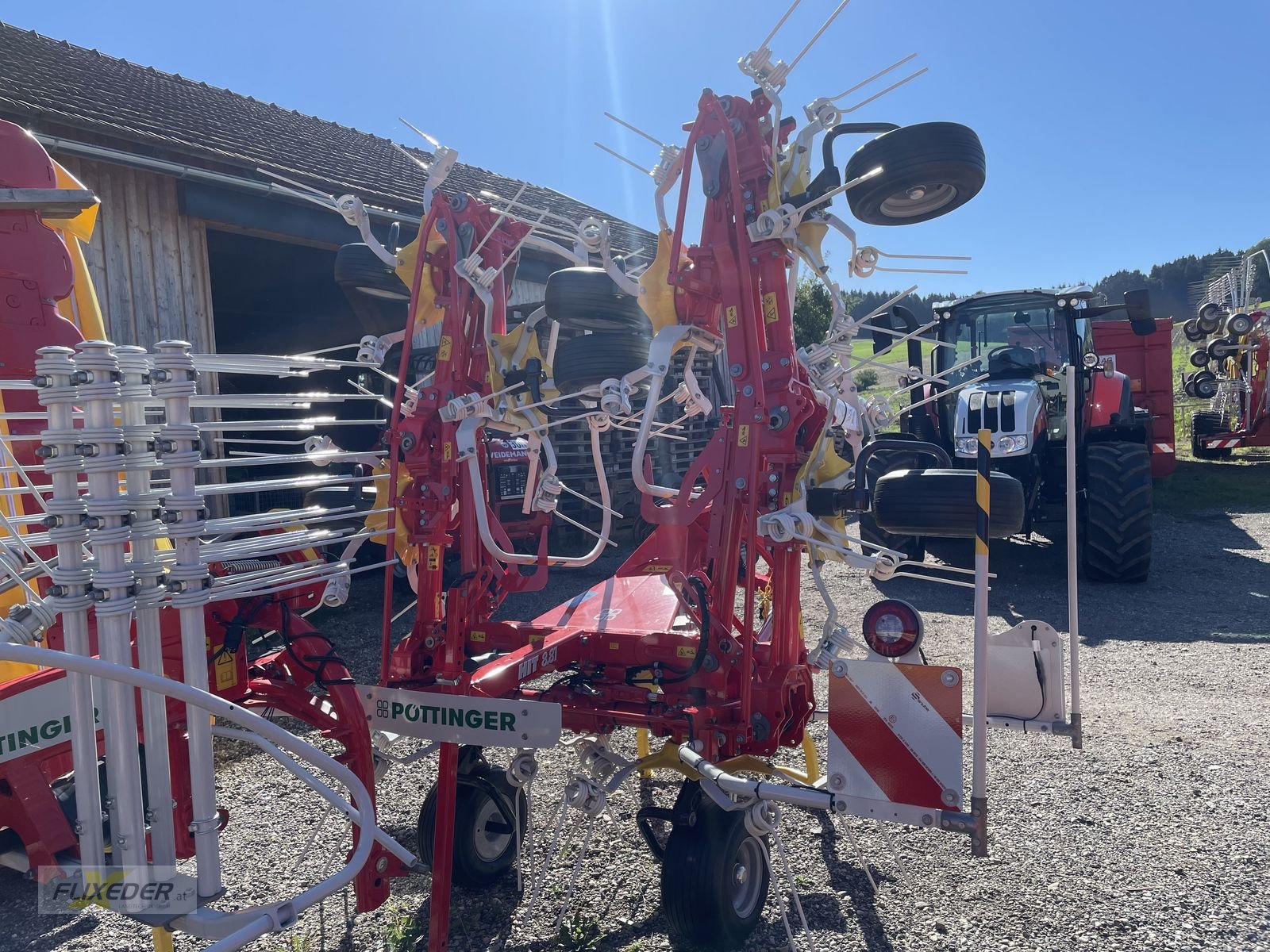 Kreiselheuer des Typs Pöttinger Hit 8.81, Neumaschine in Pattigham (Bild 4)
