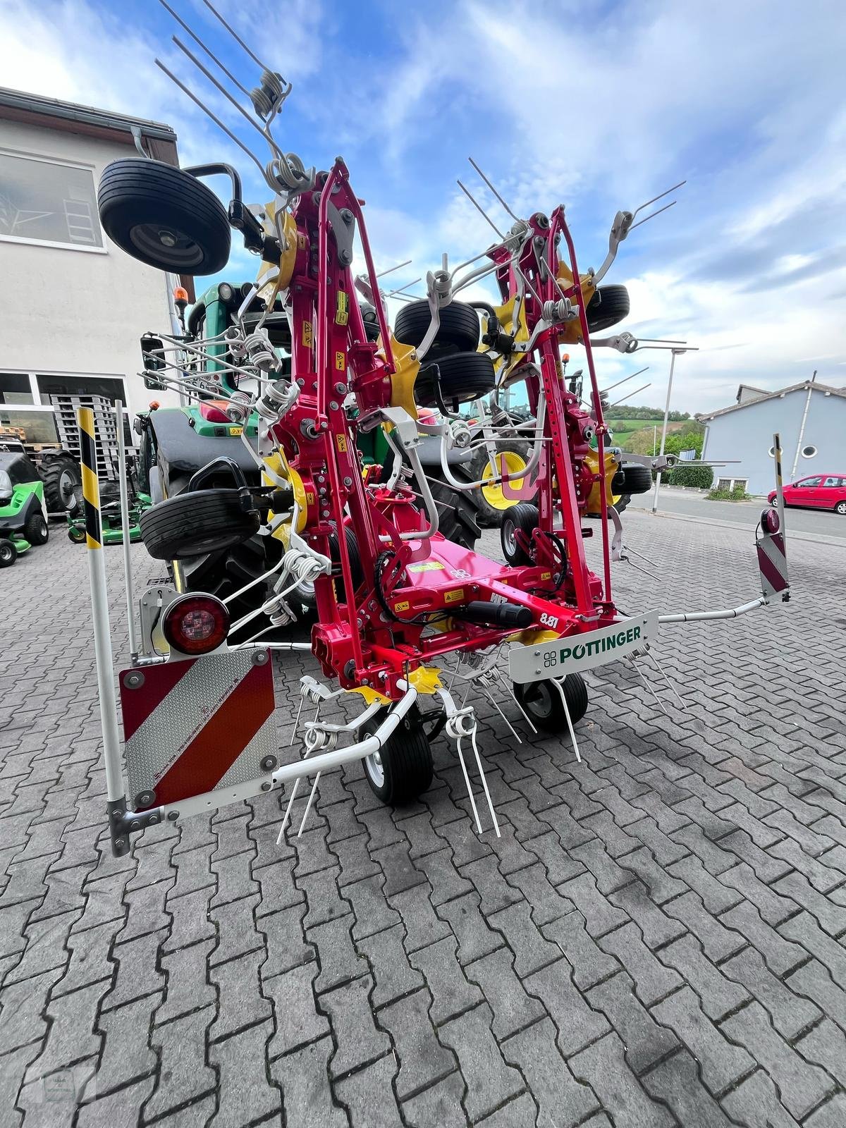 Kreiselheuer des Typs Pöttinger Hit 8.91, Neumaschine in Gross-Bieberau (Bild 1)