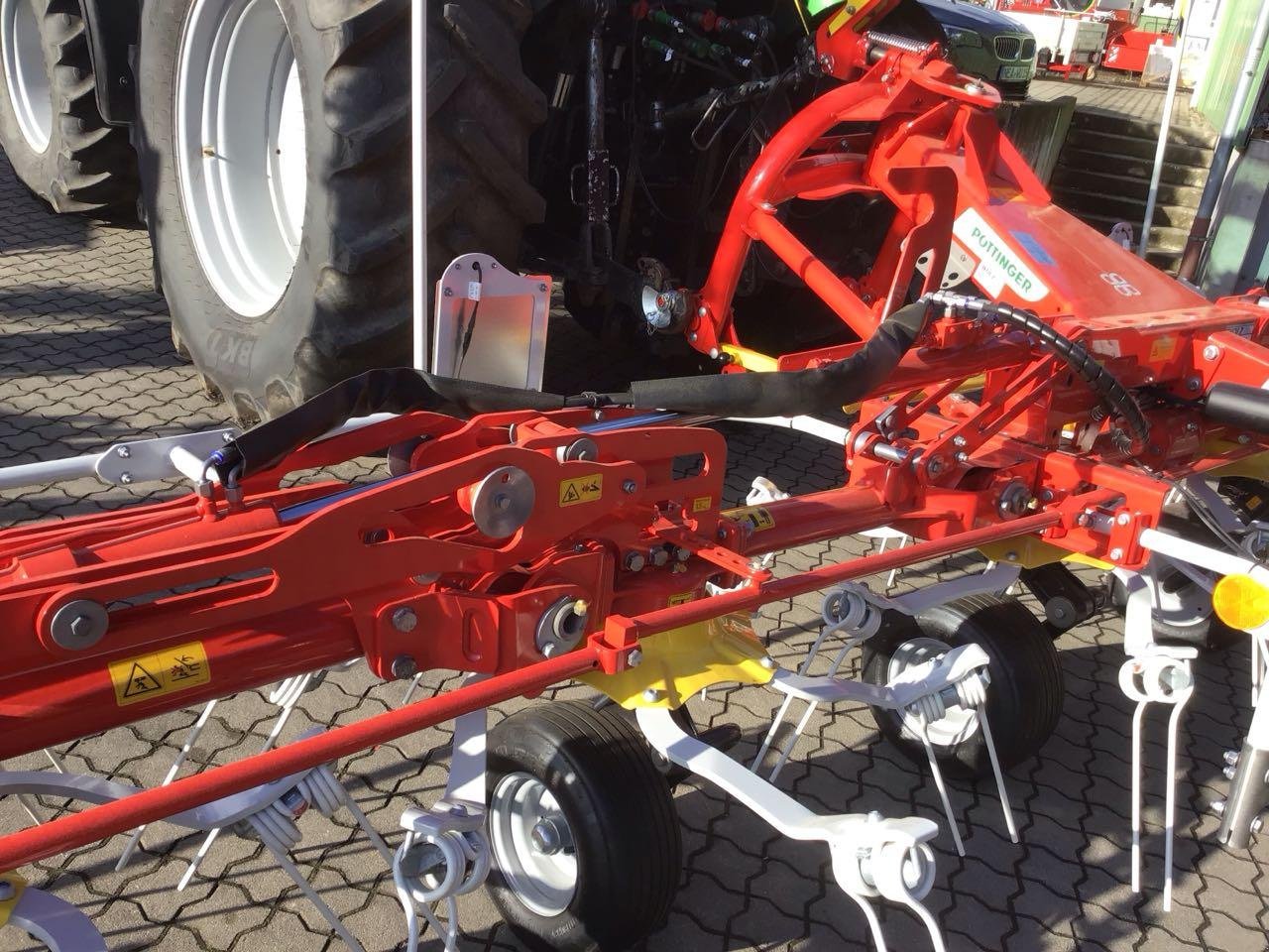 Kreiselheuer des Typs Pöttinger Hit 8.91, Neumaschine in Burgbernheim (Bild 12)