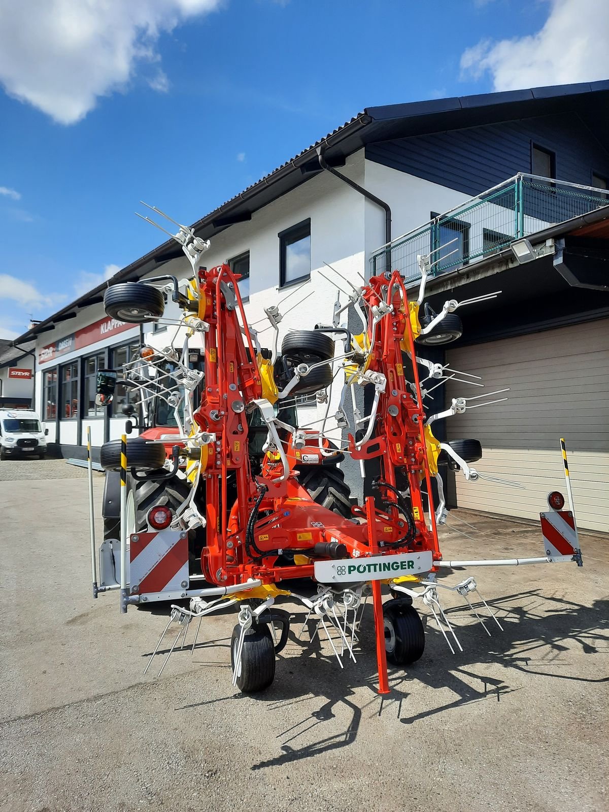 Kreiselheuer of the type Pöttinger Hit 8.91, Neumaschine in Berndorf (Picture 1)