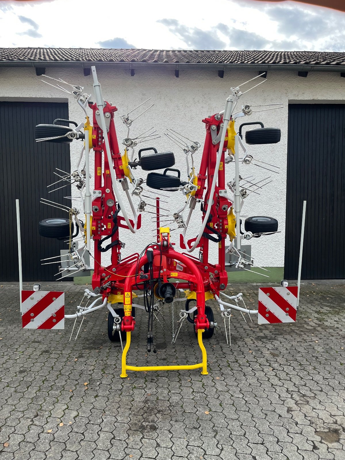 Kreiselheuer του τύπου Pöttinger Hit 8.91, Gebrauchtmaschine σε Taufkirchen/Vils (Φωτογραφία 1)