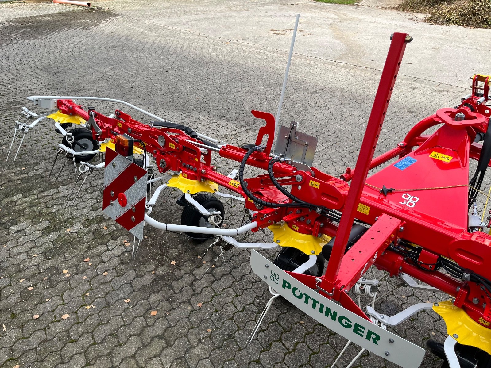 Kreiselheuer του τύπου Pöttinger Hit 8.91, Gebrauchtmaschine σε Taufkirchen/Vils (Φωτογραφία 11)