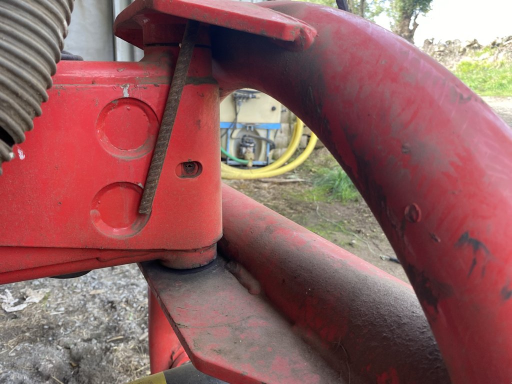 Kreiselheuer des Typs Pöttinger HIT 910 A, Gebrauchtmaschine in SAINT FLOUR (Bild 7)