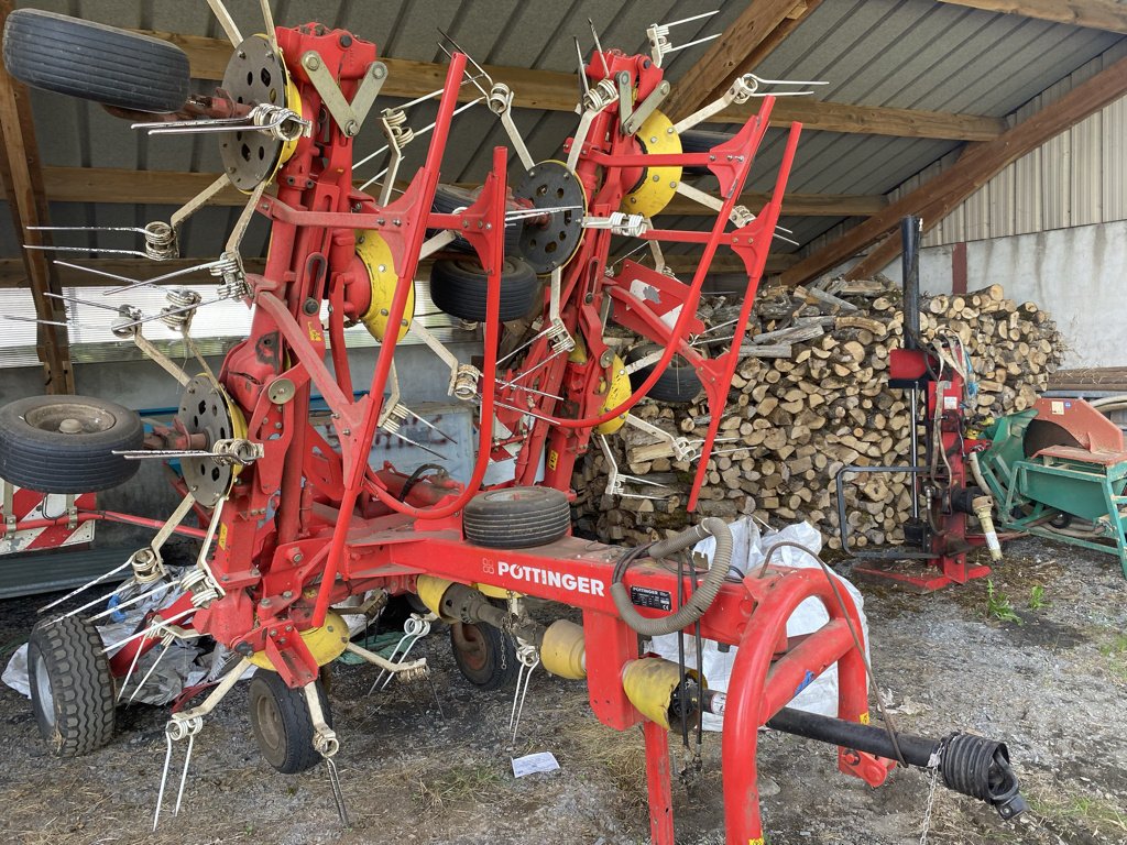 Kreiselheuer des Typs Pöttinger HIT 910 A, Gebrauchtmaschine in SAINT FLOUR (Bild 2)