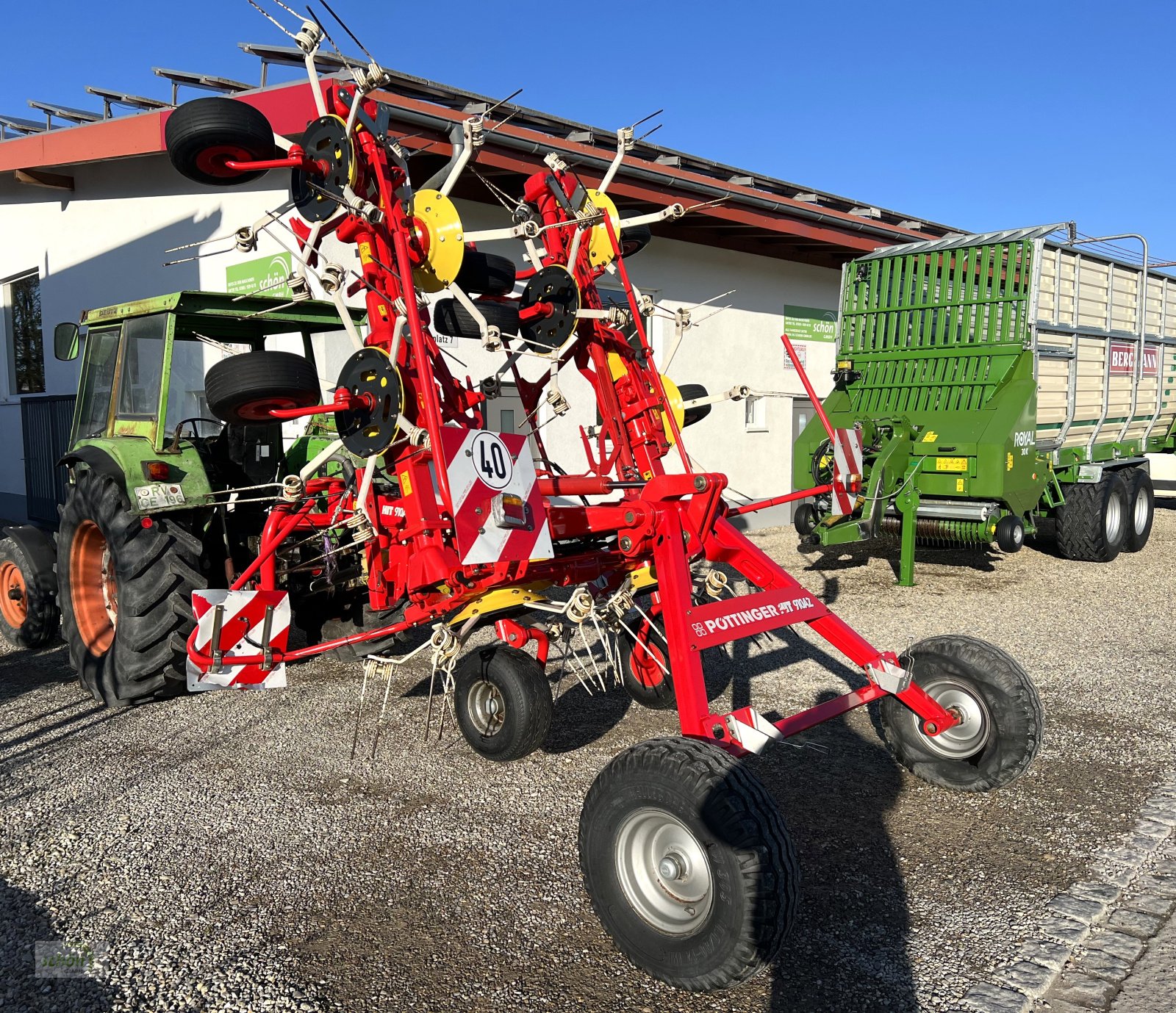 Kreiselheuer typu Pöttinger Hit 910 AZ - ein 8-er Kreiselheuer mit hydraulisch-klappbarem Transportfahrgestell, Gebrauchtmaschine v Burgrieden (Obrázek 8)