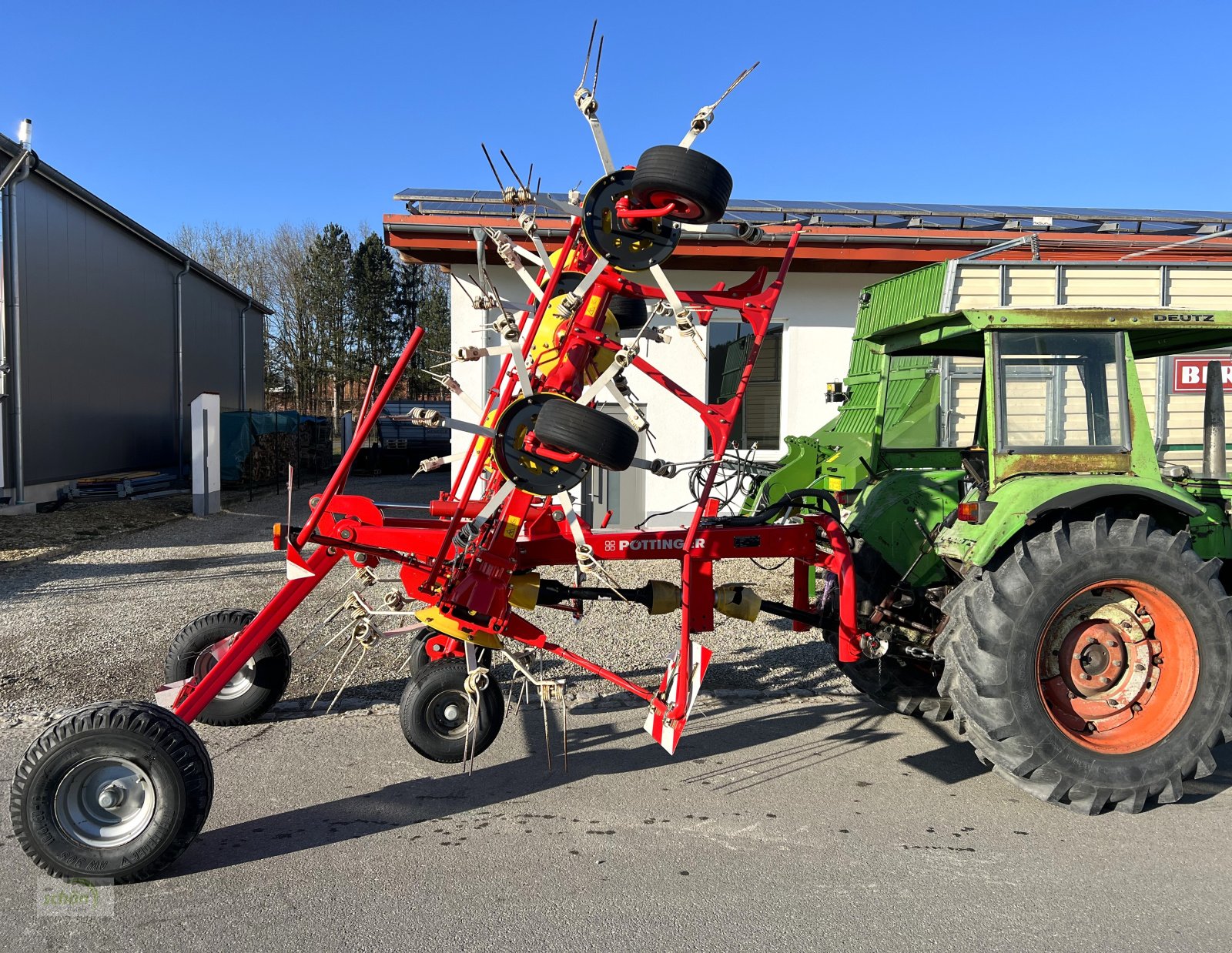 Kreiselheuer typu Pöttinger Hit 910 AZ - ein 8-er Kreiselheuer mit hydraulisch-klappbarem Transportfahrgestell, Gebrauchtmaschine v Burgrieden (Obrázek 15)