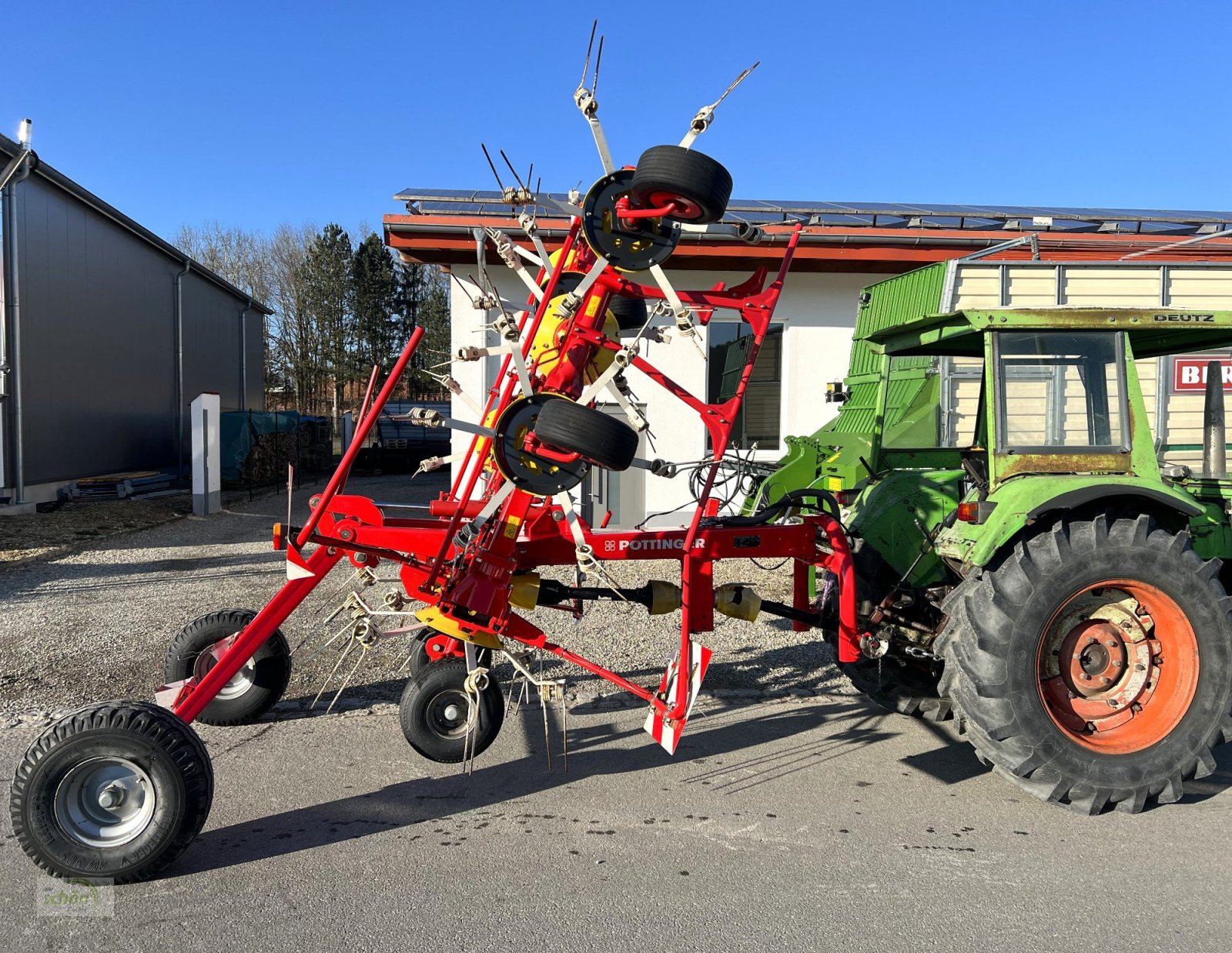 Kreiselheuer типа Pöttinger Hit 910 AZ - ein 8-er Kreiselheuer mit hydraulisch-klappbarem Transportfahrgestell, Gebrauchtmaschine в Burgrieden (Фотография 15)