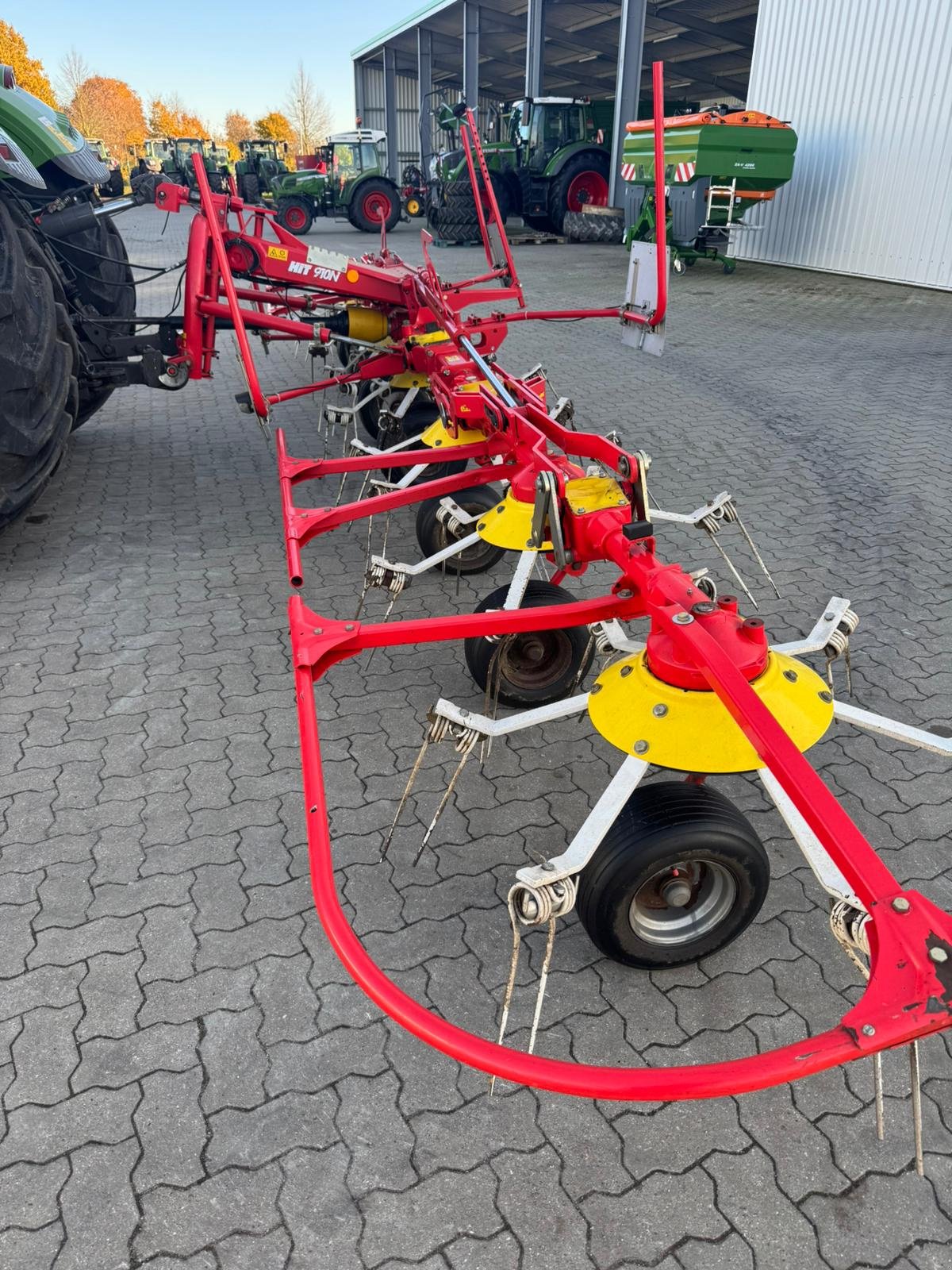 Kreiselheuer des Typs Pöttinger Hit 910 N, Gebrauchtmaschine in Bevern (Bild 3)