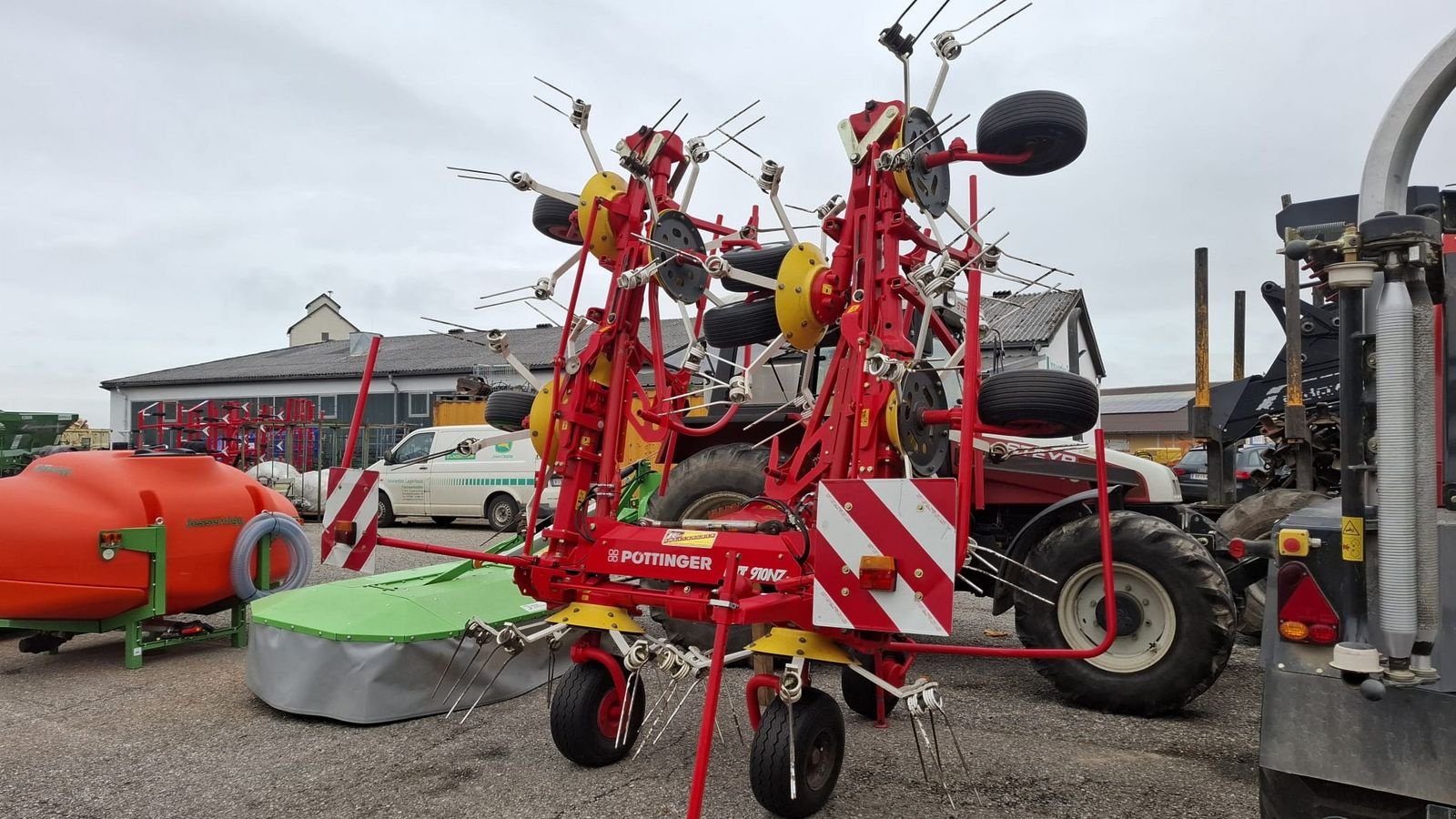Kreiselheuer des Typs Pöttinger Hit 910 NZ, Gebrauchtmaschine in Gundertshausen (Bild 4)