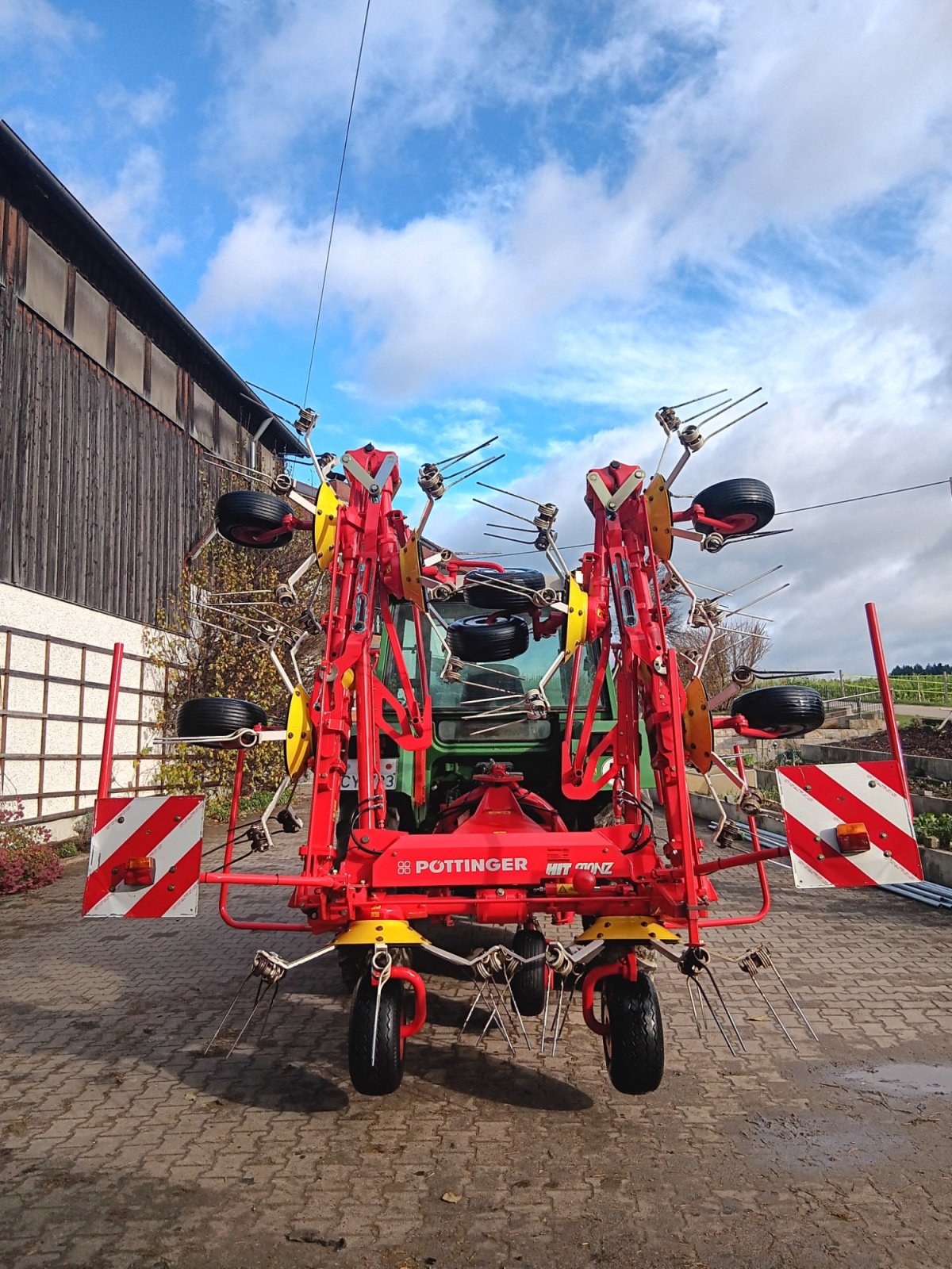 Kreiselheuer des Typs Pöttinger Hit 910, Gebrauchtmaschine in Deisenhausen (Bild 1)