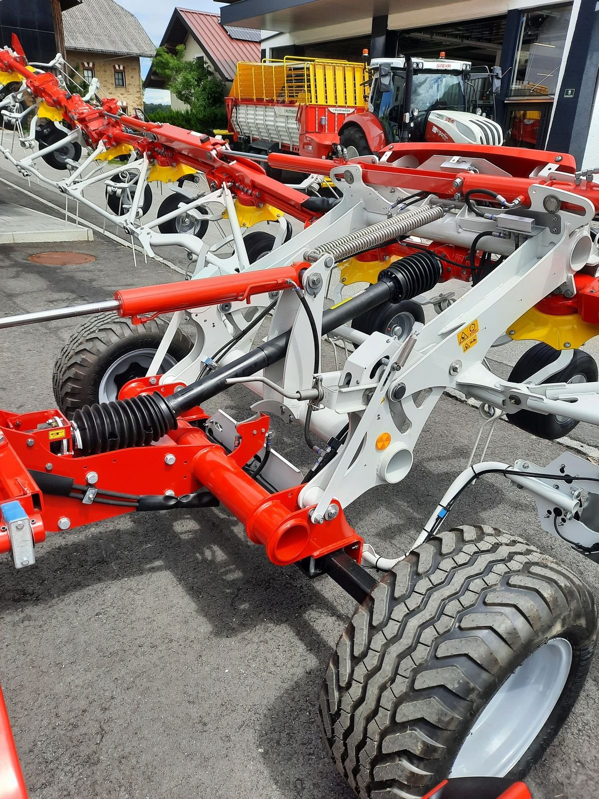 Kreiselheuer Türe ait Pöttinger Hit HT 13120, Neumaschine içinde Berndorf (resim 3)