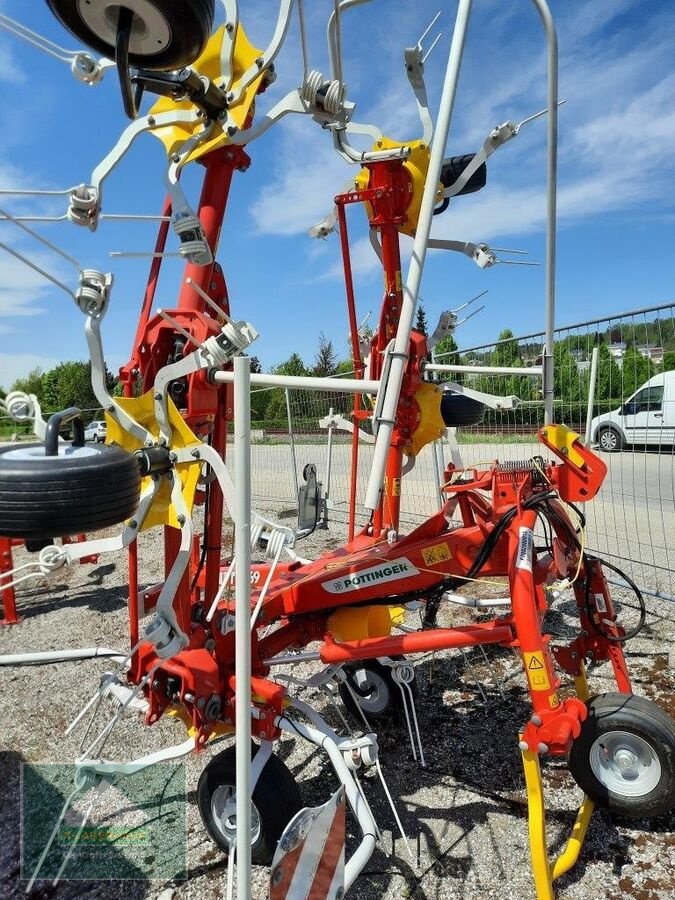 Kreiselheuer des Typs Pöttinger Hit.6.69, Neumaschine in Perg (Bild 4)