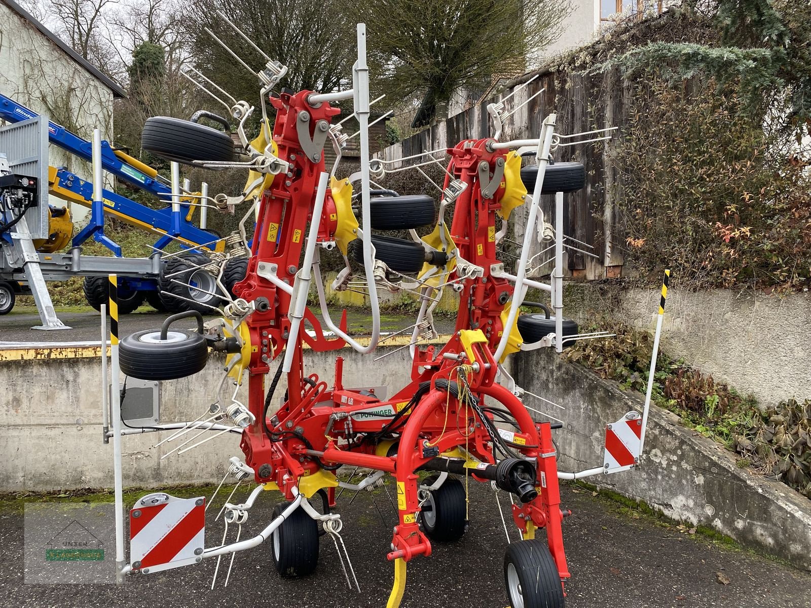 Kreiselheuer of the type Pöttinger Zettkreisel HIT 8.81, Vorführmaschine in Wartberg (Picture 1)