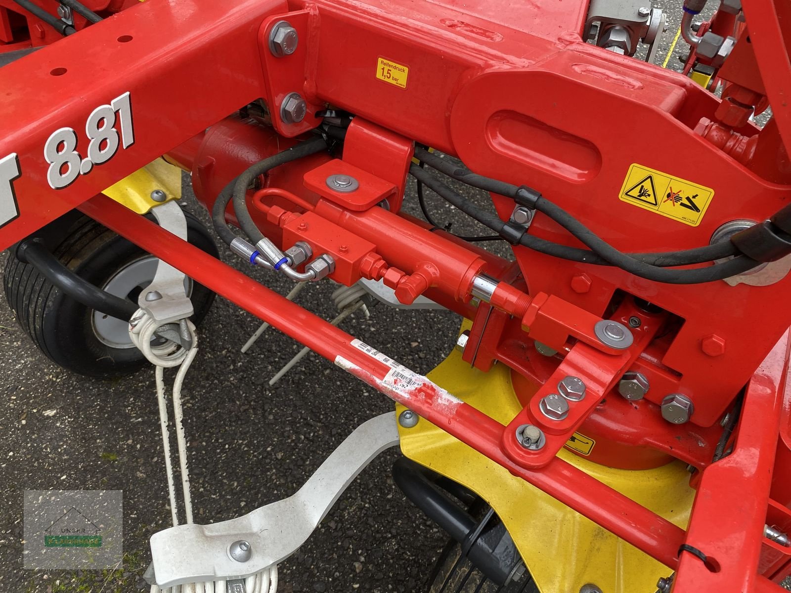 Kreiselheuer of the type Pöttinger Zettkreisel HIT 8.81, Vorführmaschine in Wartberg (Picture 4)