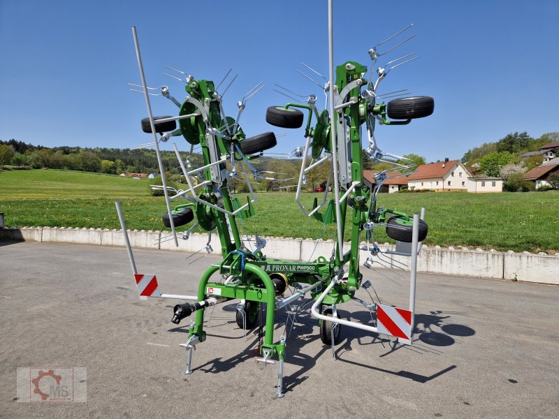 Kreiselheuer du type PRONAR PWP 900 8-Kreisel 9m Heuwender, Neumaschine en Tiefenbach
