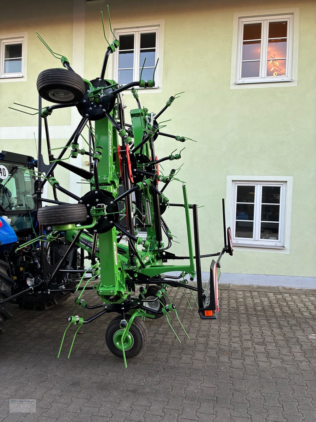 Kreiselheuer des Typs SaMASZ P8-890, Neumaschine in Obing (Bild 3)