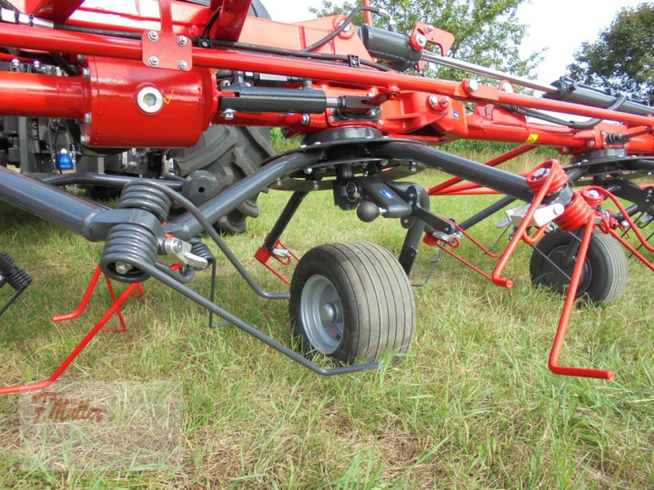 Kreiselheuer of the type SIP SPIDER 775/6, Neumaschine in Taaken (Picture 3)