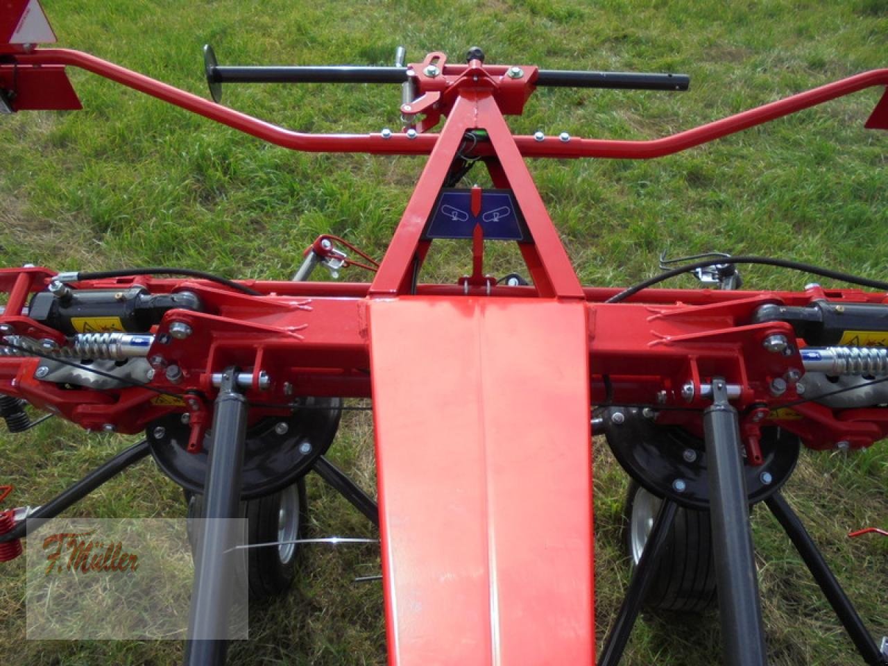 Kreiselheuer of the type SIP SPIDER 775/6, Neumaschine in Taaken (Picture 5)