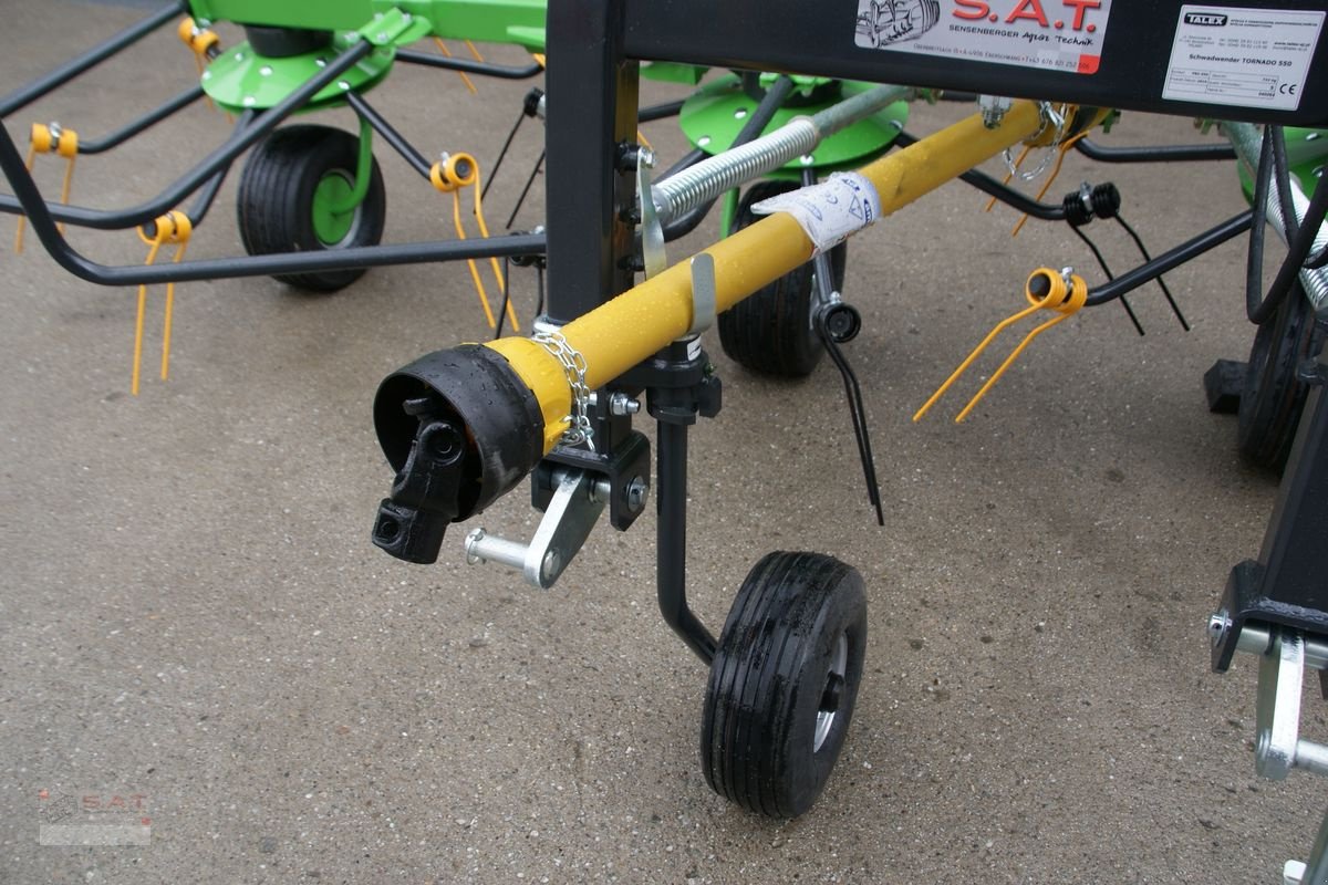 Kreiselheuer of the type Talex NEU-Kreiselzetter Tornado 5500, Neumaschine in Eberschwang (Picture 19)