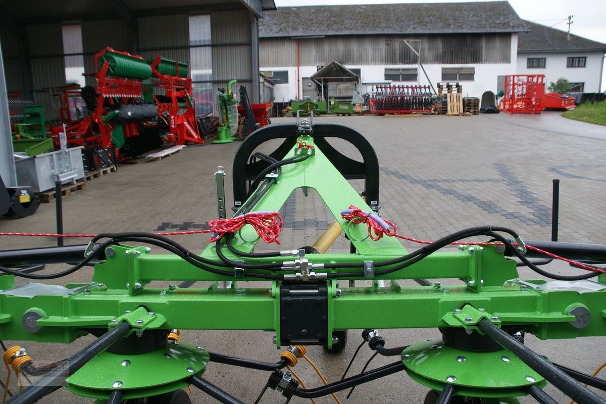 Kreiselheuer of the type Talex NEU-Kreiselzetter Tornado 5500, Neumaschine in Eberschwang (Picture 23)