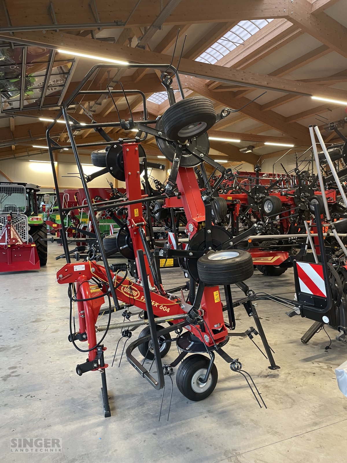 Kreiselheuer des Typs Vicon Fanex 604, Neumaschine in Ebenhofen (Bild 4)