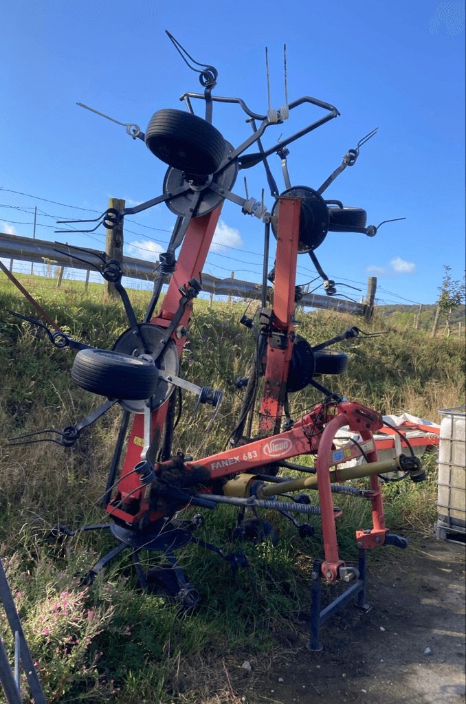 Kreiselheuer of the type Vicon FANEX 683, Gebrauchtmaschine in CINTHEAUX (Picture 4)