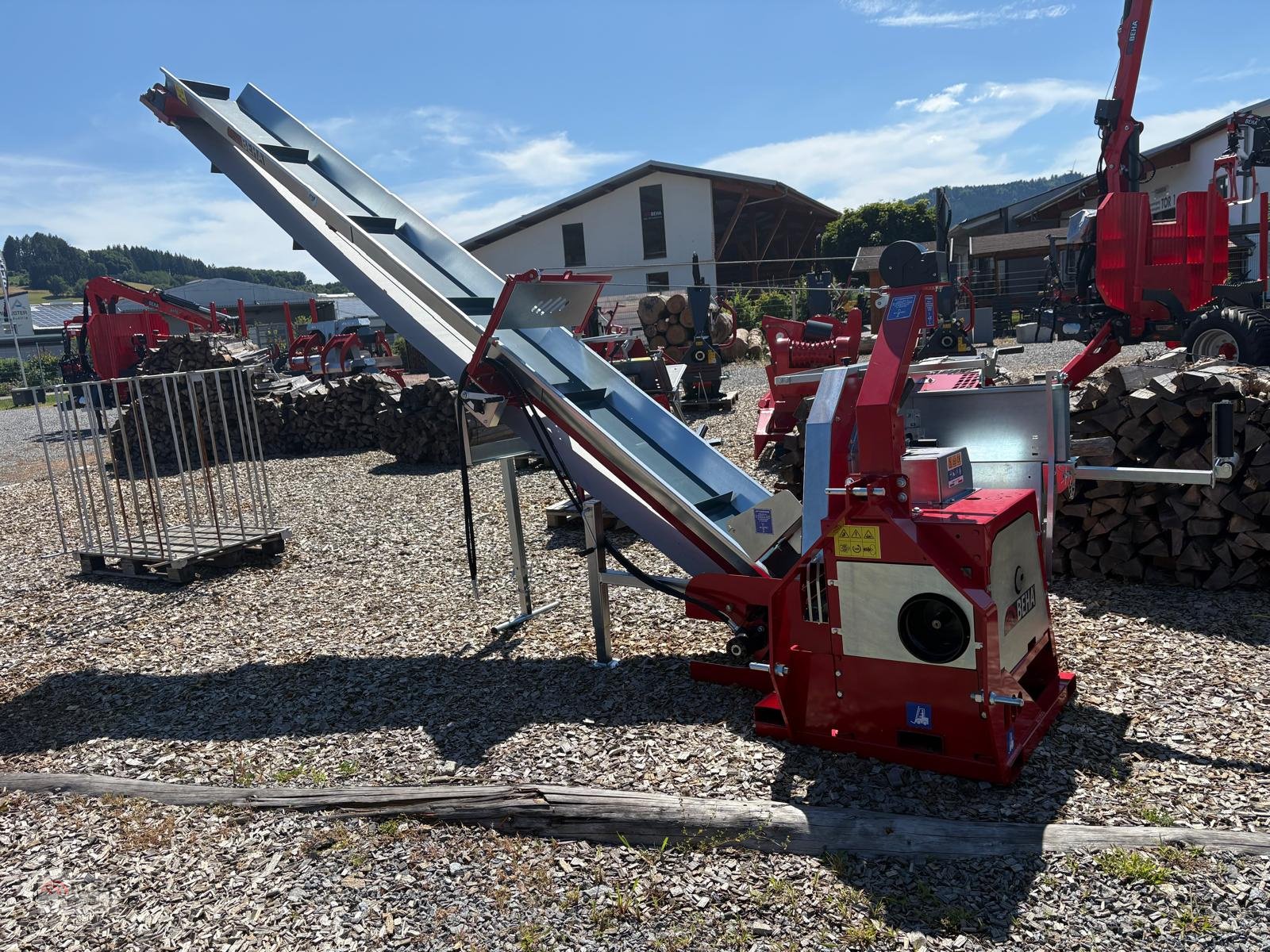 Kreissäge & Wippsäge a típus BEHA Wipp Kreissäge Zapfwelle BWK 710 Z-F mit 5m Förderband 40cm Bandbreite, Hartmetall- Sägeblatt, Gebrauchtmaschine ekkor: Steinach (Kép 1)