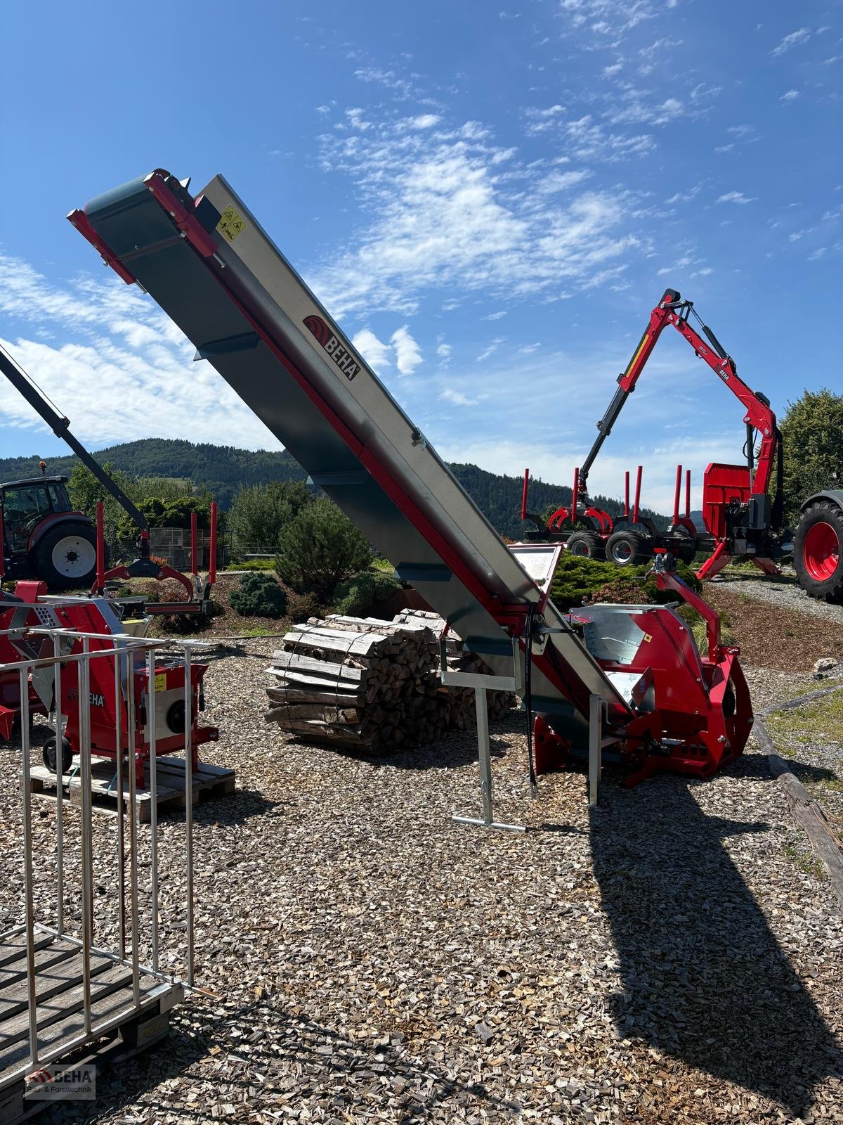 Kreissäge & Wippsäge a típus BEHA Wipp Kreissäge Zapfwelle BWK 710 Z-F mit 5m Förderband 40cm Bandbreite, Hartmetall- Sägeblatt, Gebrauchtmaschine ekkor: Steinach (Kép 3)