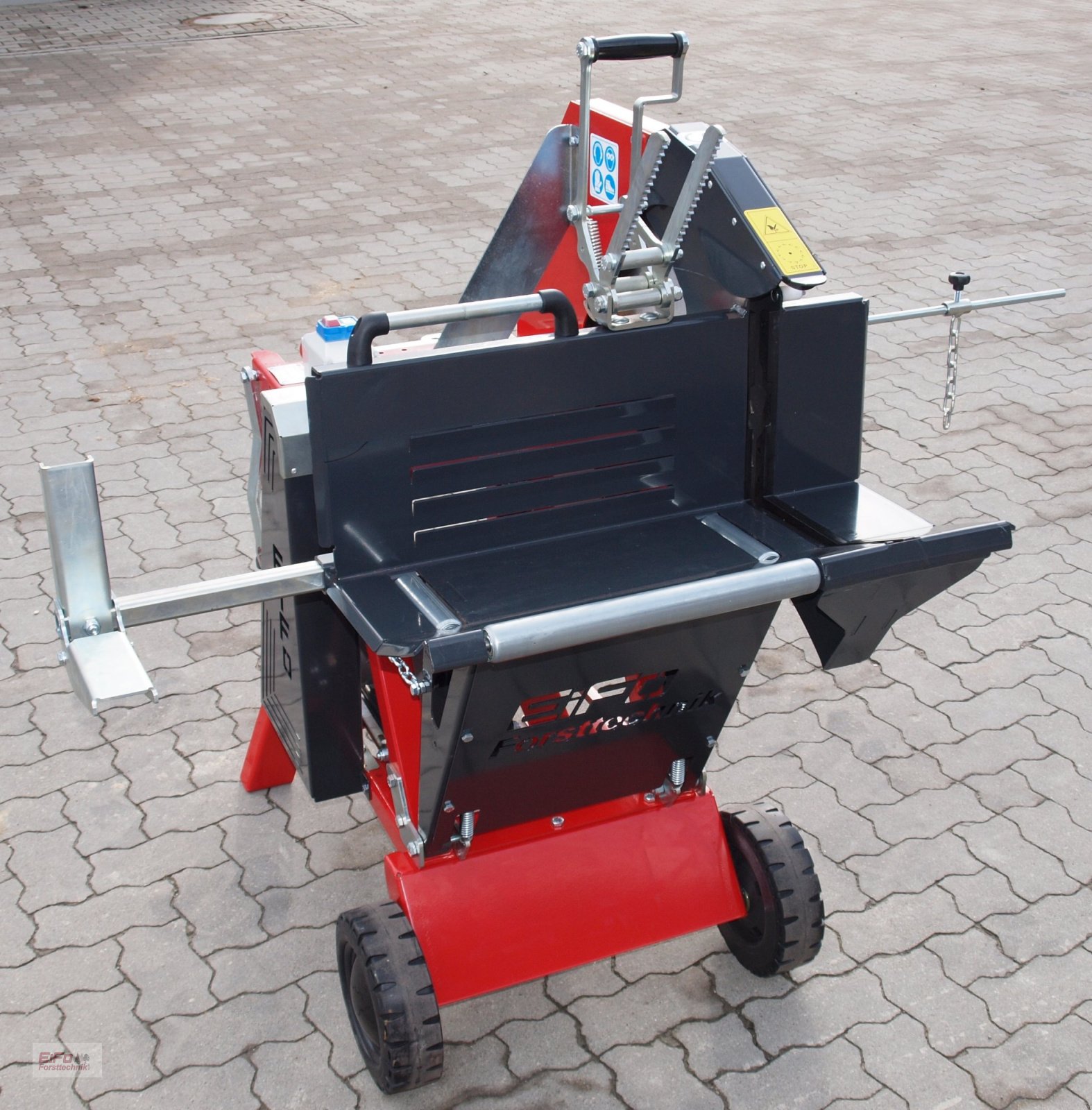 Kreissäge & Wippsäge des Typs EiFo WK 700 E, Neumaschine in Bad Grönenbach (Bild 3)