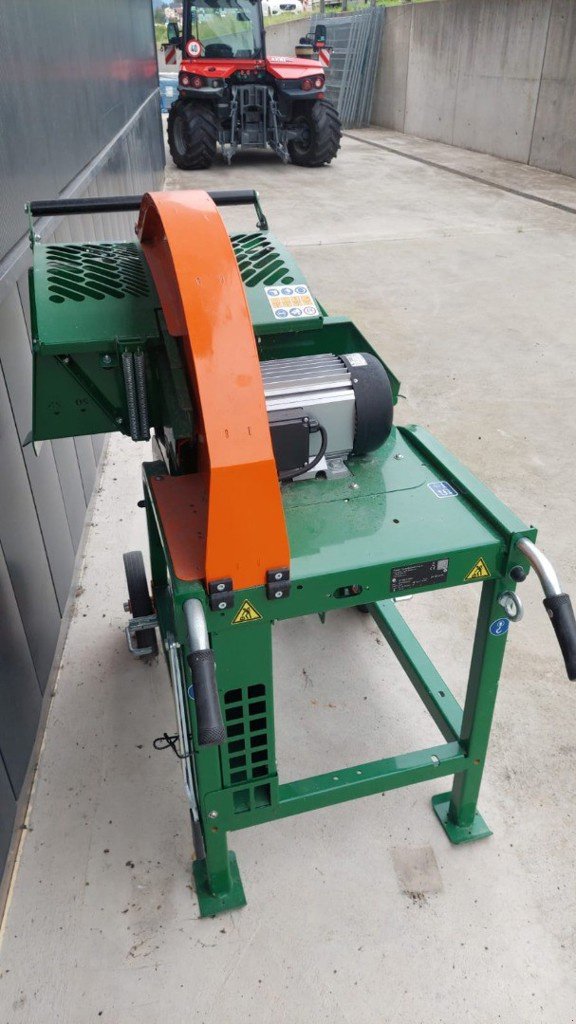 Kreissäge & Wippsäge des Typs Posch Posch Wippsäge mit Direktantrieb *Aktion*, Neumaschine in Landquart (Bild 5)