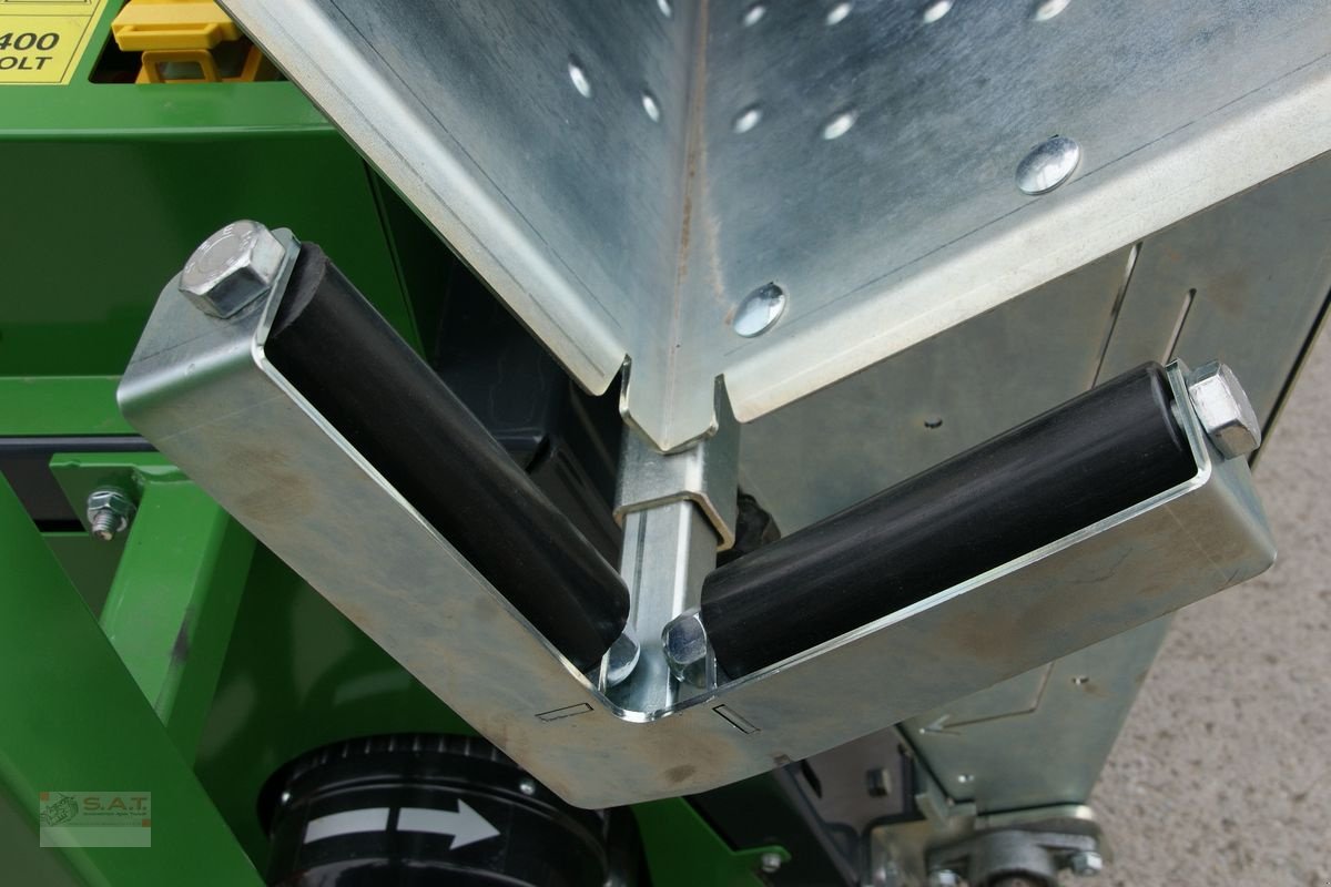 Kreissäge & Wippsäge des Typs Sonstige Robust Kreissäge mit Förderband-NEU, Neumaschine in Eberschwang (Bild 18)
