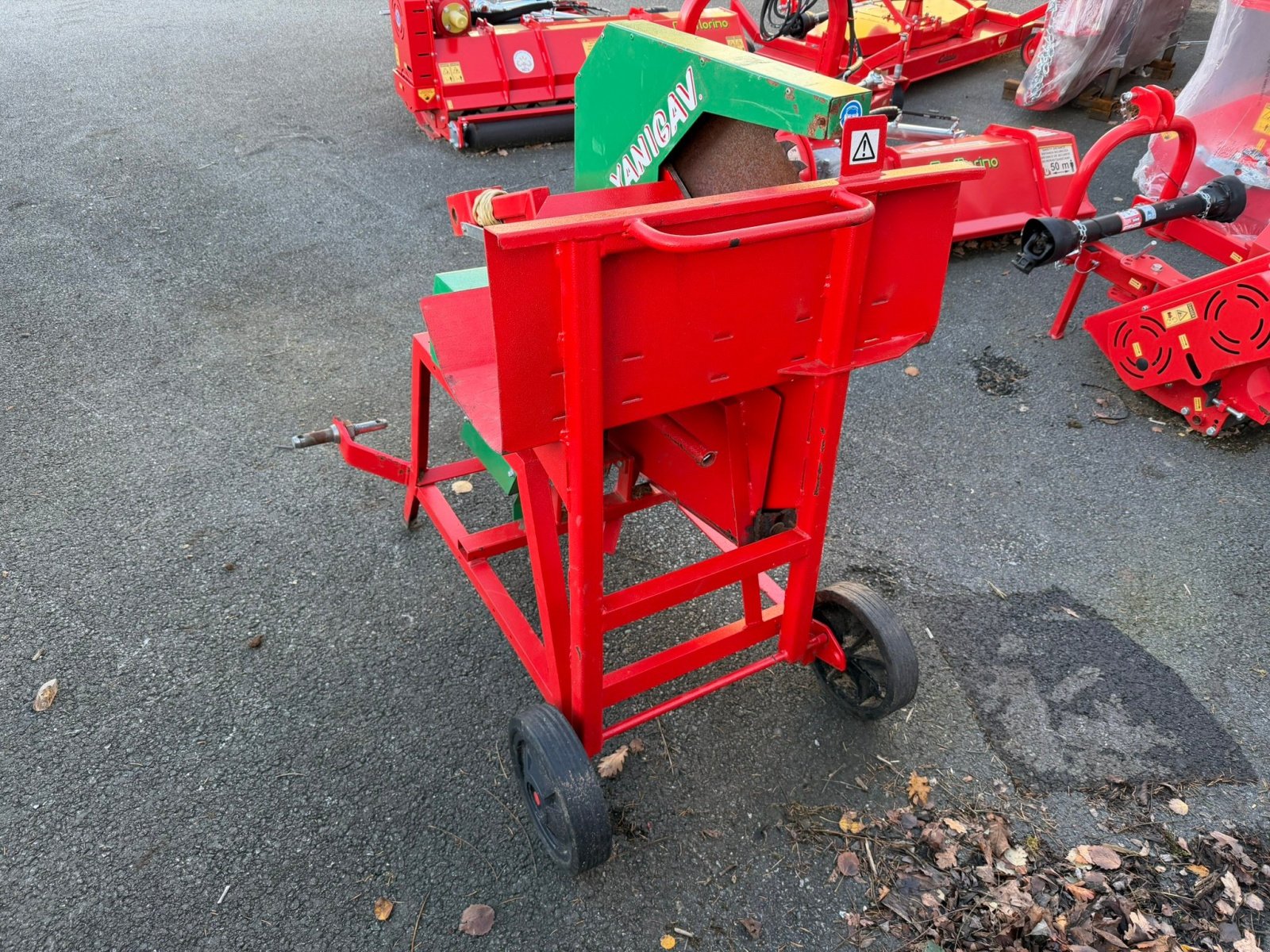 Kreissäge & Wippsäge типа Sonstige Scie circulaire SC700 Yanigav, Gebrauchtmaschine в LA SOUTERRAINE (Фотография 4)