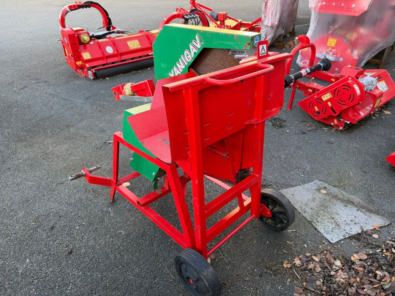 Kreissäge & Wippsäge типа Sonstige Scie circulaire SC700 Yanigav, Gebrauchtmaschine в LA SOUTERRAINE (Фотография 3)