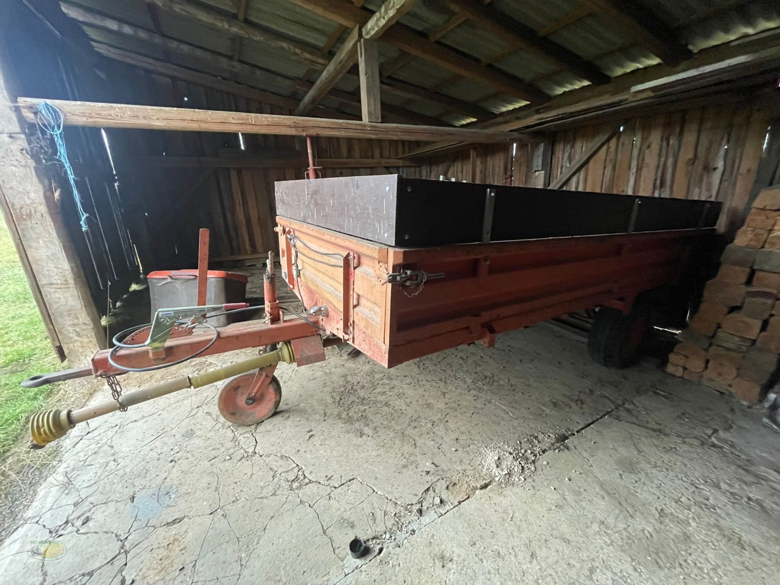 Kurzholzanhänger des Typs Strautmann Kratzboden, Gebrauchtmaschine in Velburg (Bild 1)