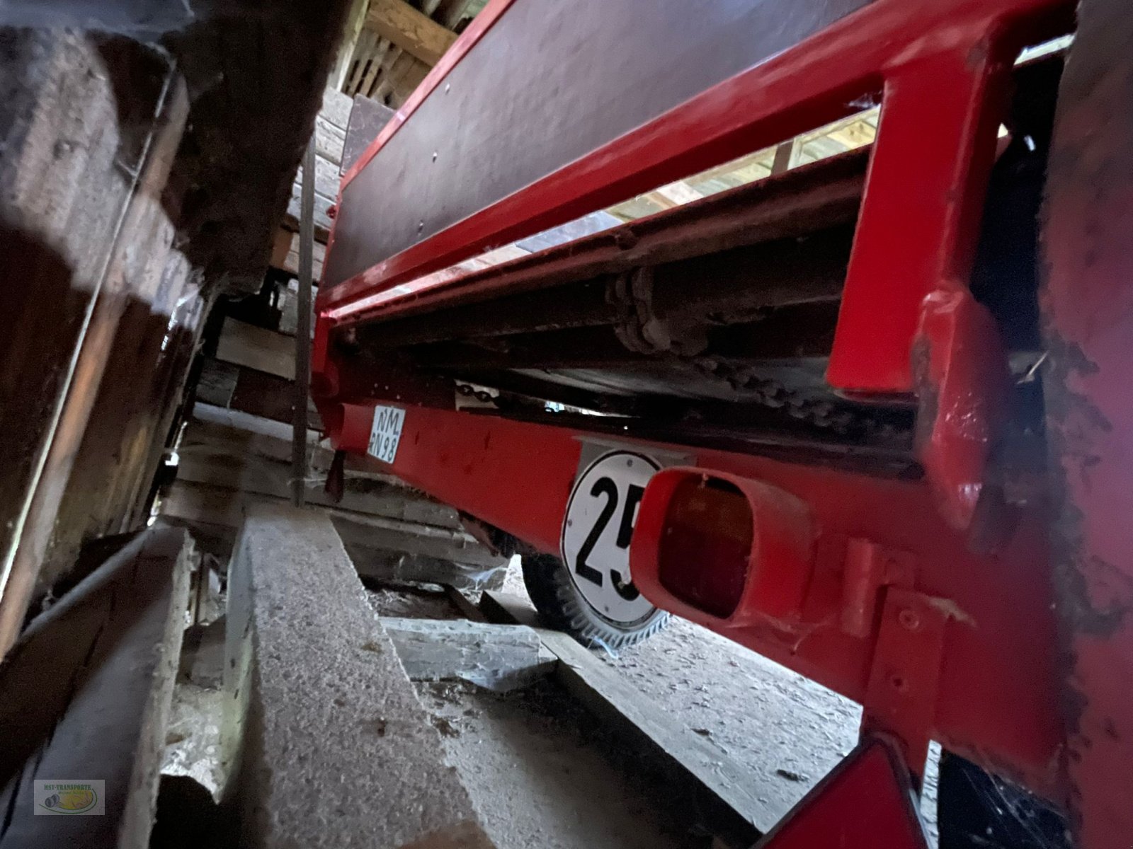 Kurzholzanhänger des Typs Strautmann Kratzboden, Gebrauchtmaschine in Velburg (Bild 11)