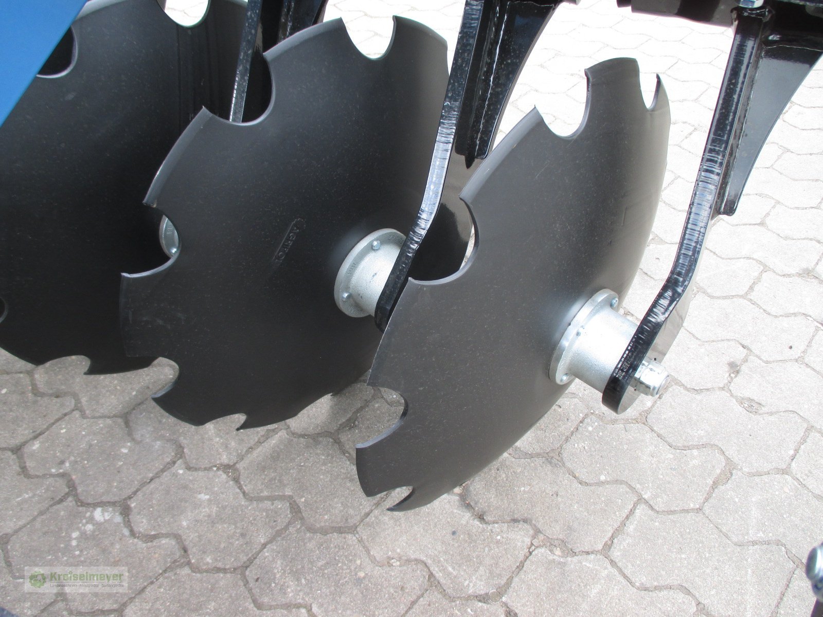 Kurzscheibenegge del tipo Agripol BP 300 Keilringwalze, Neumaschine In Feuchtwangen (Immagine 3)