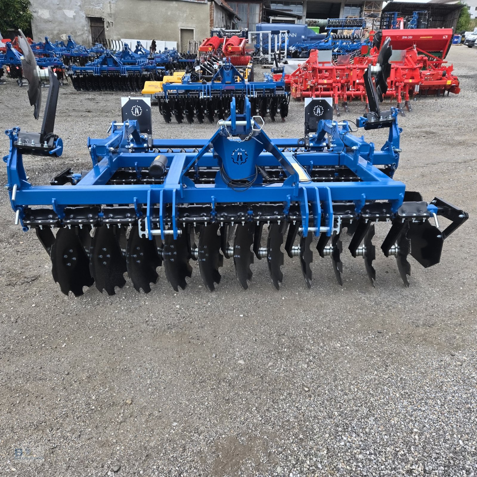 Kurzscheibenegge Türe ait Agripol Scheibenegge TITANUM 300 T Modell 2025 NEW - LINE, Neumaschine içinde Frontenhausen (resim 2)