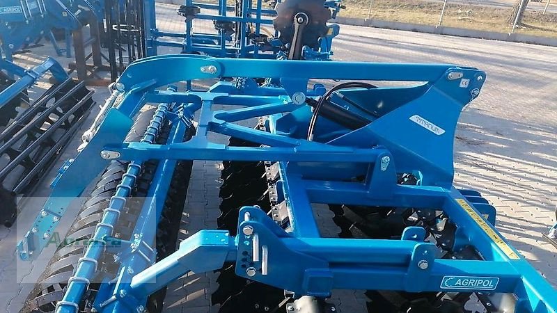 Kurzscheibenegge typu Agripol TITANUM 300 Huckepack Hubgerüst Scheibenegge 3m, Neumaschine v Gronau (Obrázek 2)