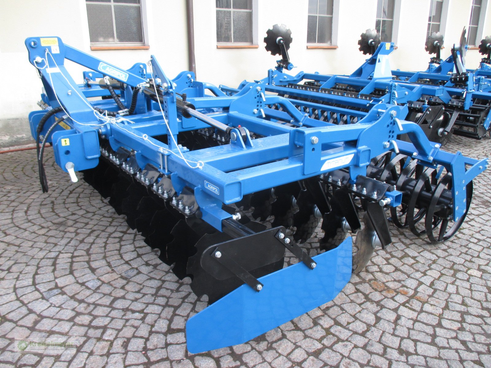 Kurzscheibenegge del tipo Agripol Titanum 400 hydr.klappbar m. Dachringwalze, Neumaschine In Feuchtwangen (Immagine 1)