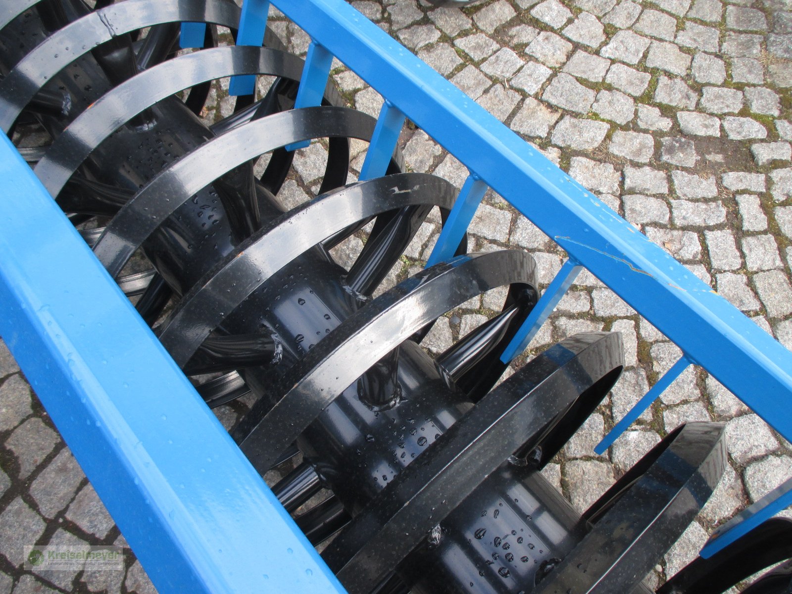 Kurzscheibenegge del tipo Agripol Titanum 400 hydr.klappbar m. Dachringwalze, Neumaschine In Feuchtwangen (Immagine 4)