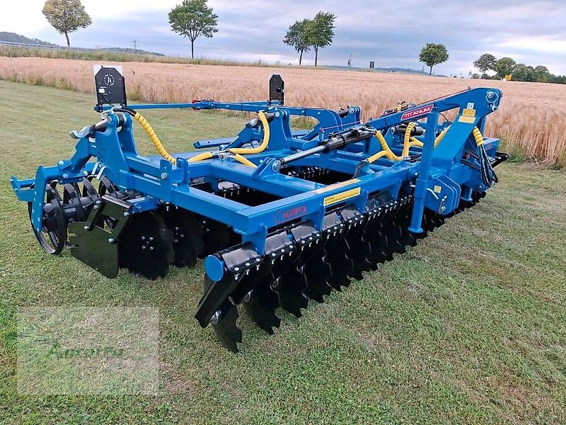 Kurzscheibenegge des Typs Agripol TITANUM 450 Scheibenegge 4.5m Kurzscheibenegge, Neumaschine in Gronau (Bild 1)