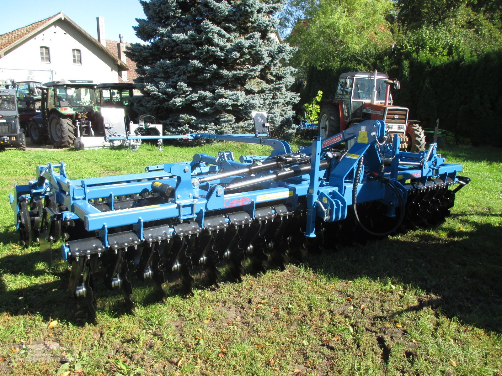 Kurzscheibenegge des Typs Agripol Titanum 500, Neumaschine in Feuchtwangen (Bild 1)