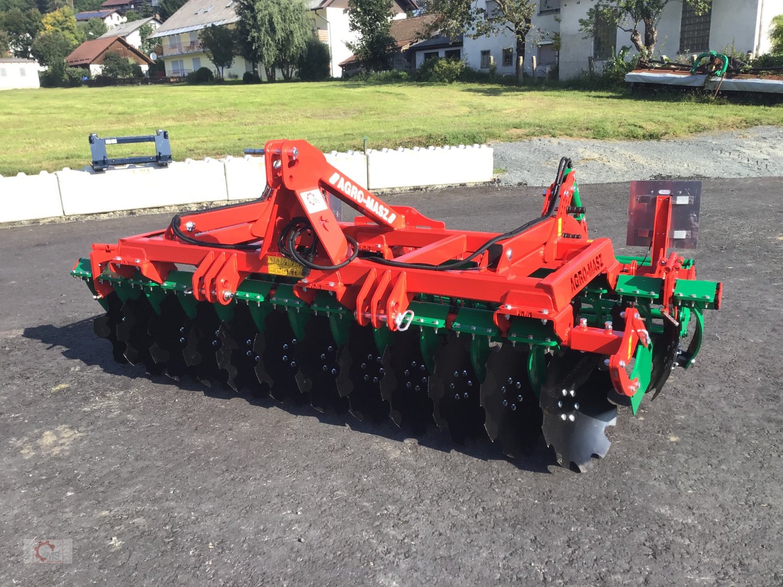 Kurzscheibenegge des Typs Agro-Masz BT 30 3m Arbeitsbreite Beleuchtung, Neumaschine in Tiefenbach (Bild 2)