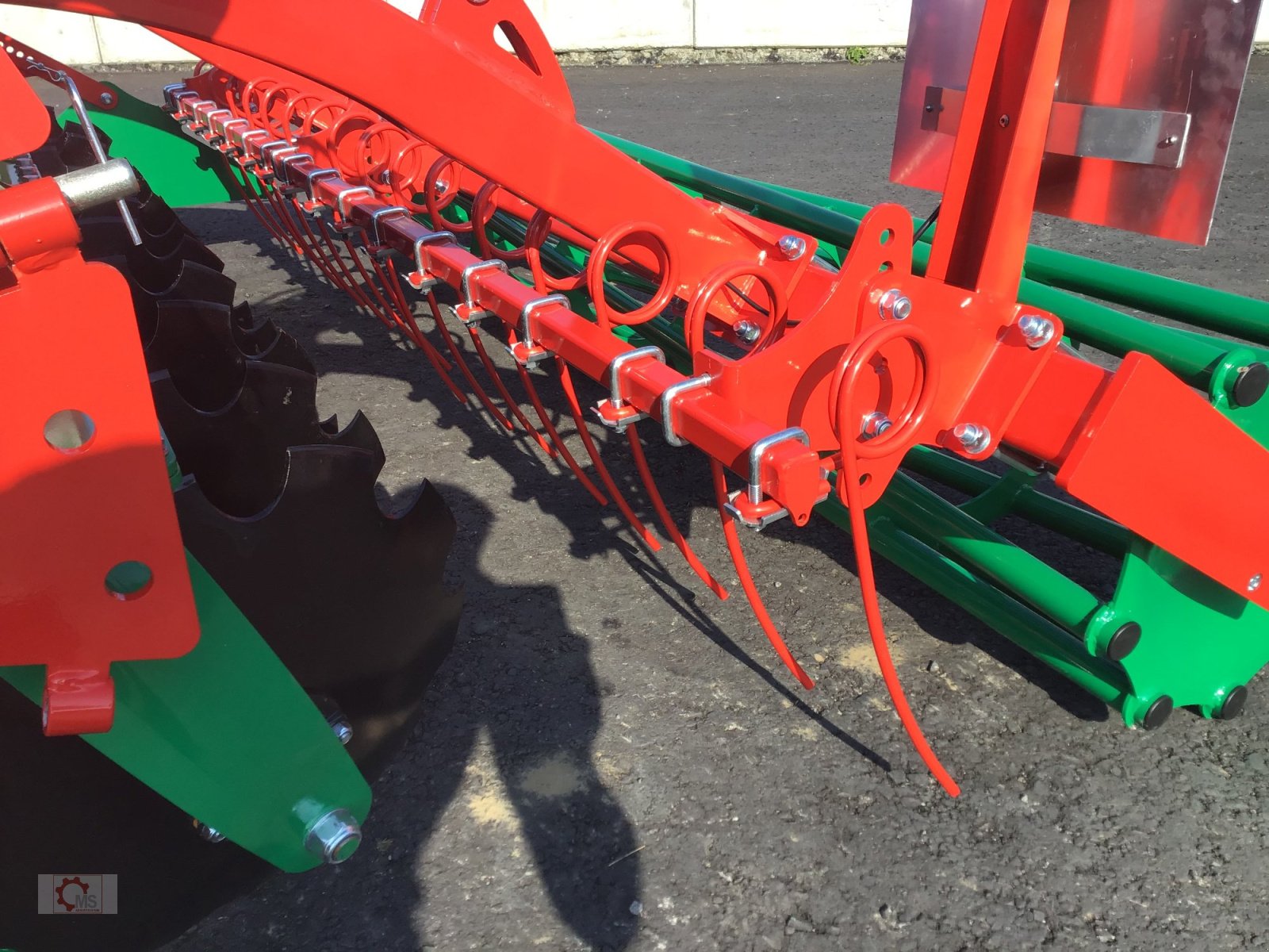 Kurzscheibenegge van het type Agro-Masz BT 30 3m Arbeitsbreite Beleuchtung, Neumaschine in Tiefenbach (Foto 8)