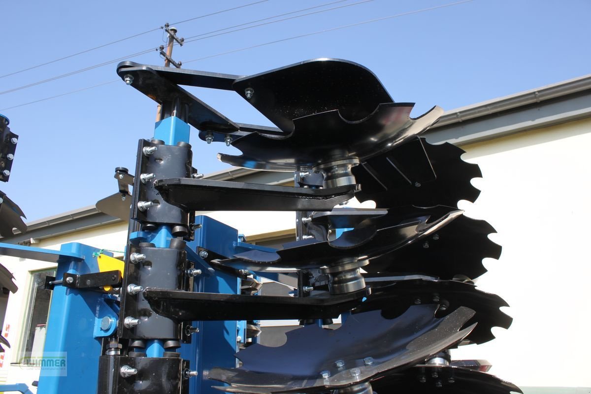 Kurzscheibenegge des Typs Agro Profi Line VEGA - Kurzscheibenegge 4m, Neumaschine in Kematen (Bild 7)