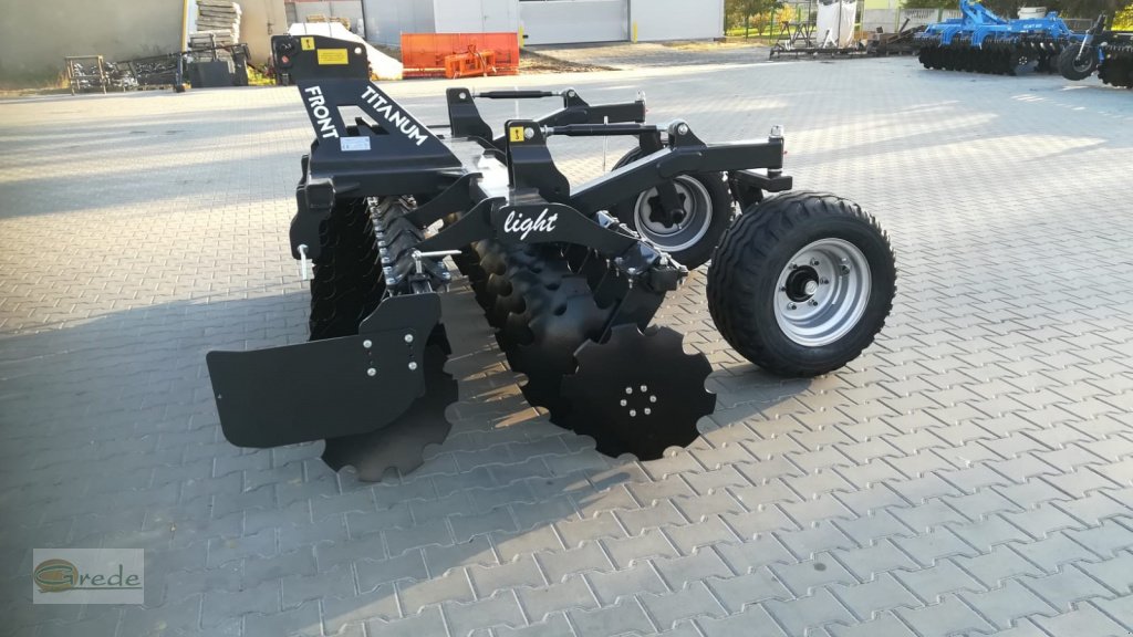 Kurzscheibenegge des Typs Agroland Kurzscheibenegge Titanum LIGHT Frontanbau NEU!, Neumaschine in Bad Emstal (Bild 1)