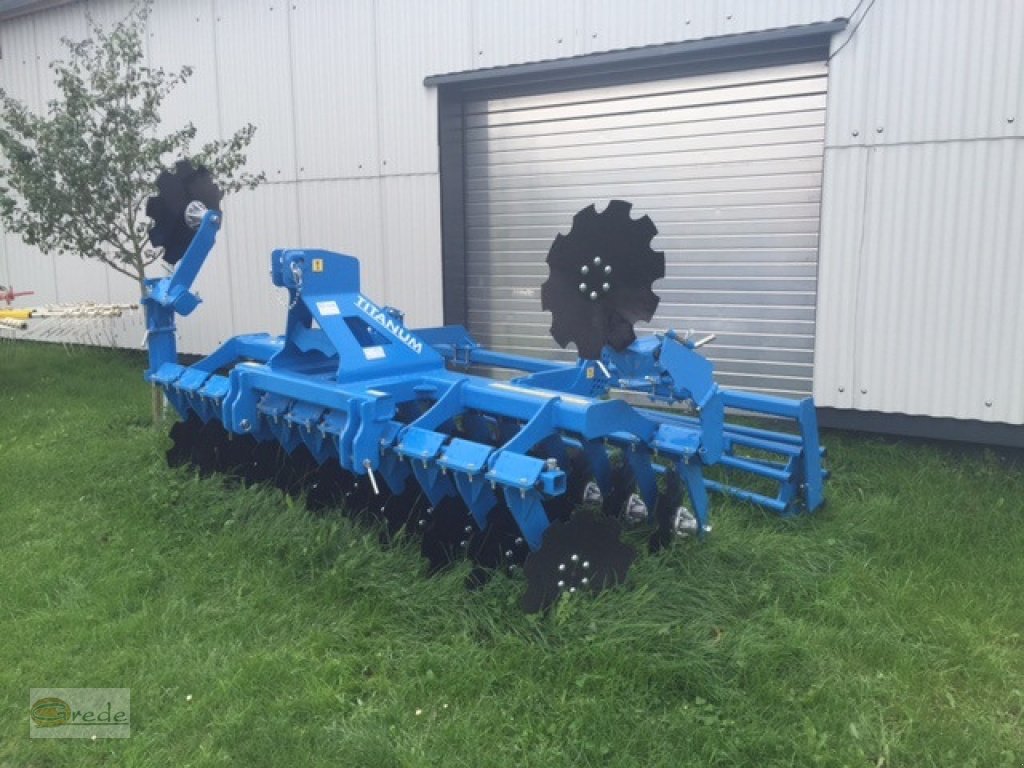 Kurzscheibenegge des Typs Agroland Titanum LIGHT 300 Kurzscheibenegge, Neumaschine in Bad Emstal (Bild 4)