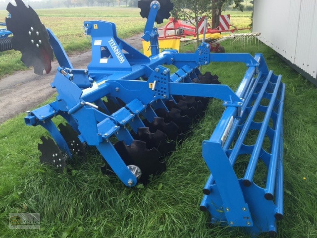 Kurzscheibenegge des Typs Agroland Titanum LIGHT 300 Kurzscheibenegge, Neumaschine in Bad Emstal (Bild 5)
