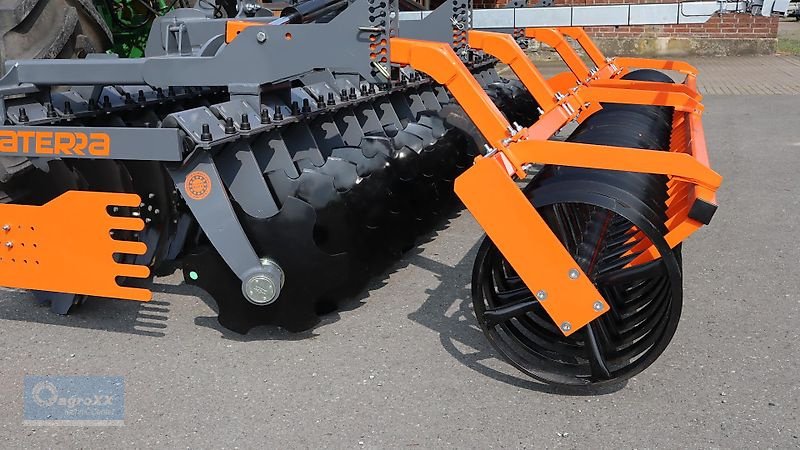 Kurzscheibenegge des Typs AgroXX AVATERRA 4.5 -Gen4- MIT DACHRING WALZE HD--, Neumaschine in Ennigerloh (Bild 2)