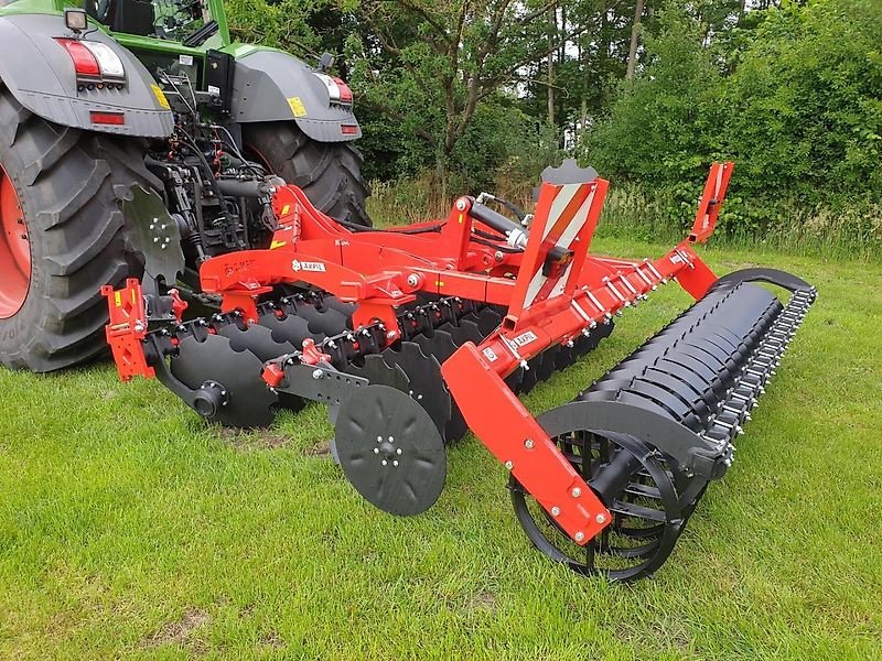 Kurzscheibenegge tipa Akpil Kurzscheibenegge Bison, Neumaschine u Stemwede (Slika 1)